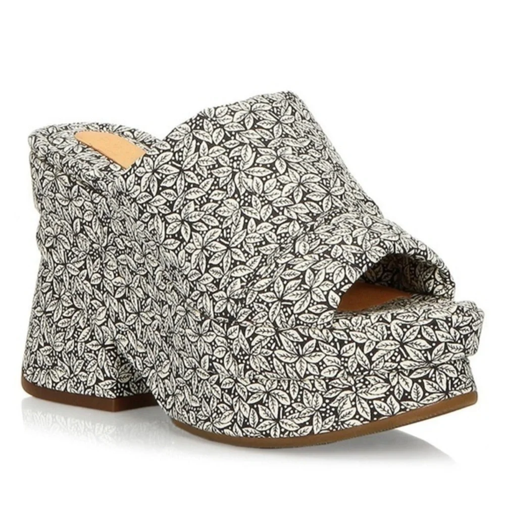 - nib Chie Mihara Garden Print Platform Slide Sandals size 8.5